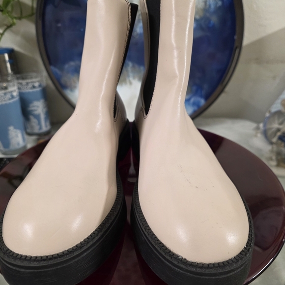 ASOS Bebo Sabina chelsea boots in ecru Size 38 - Picture 5 of 8